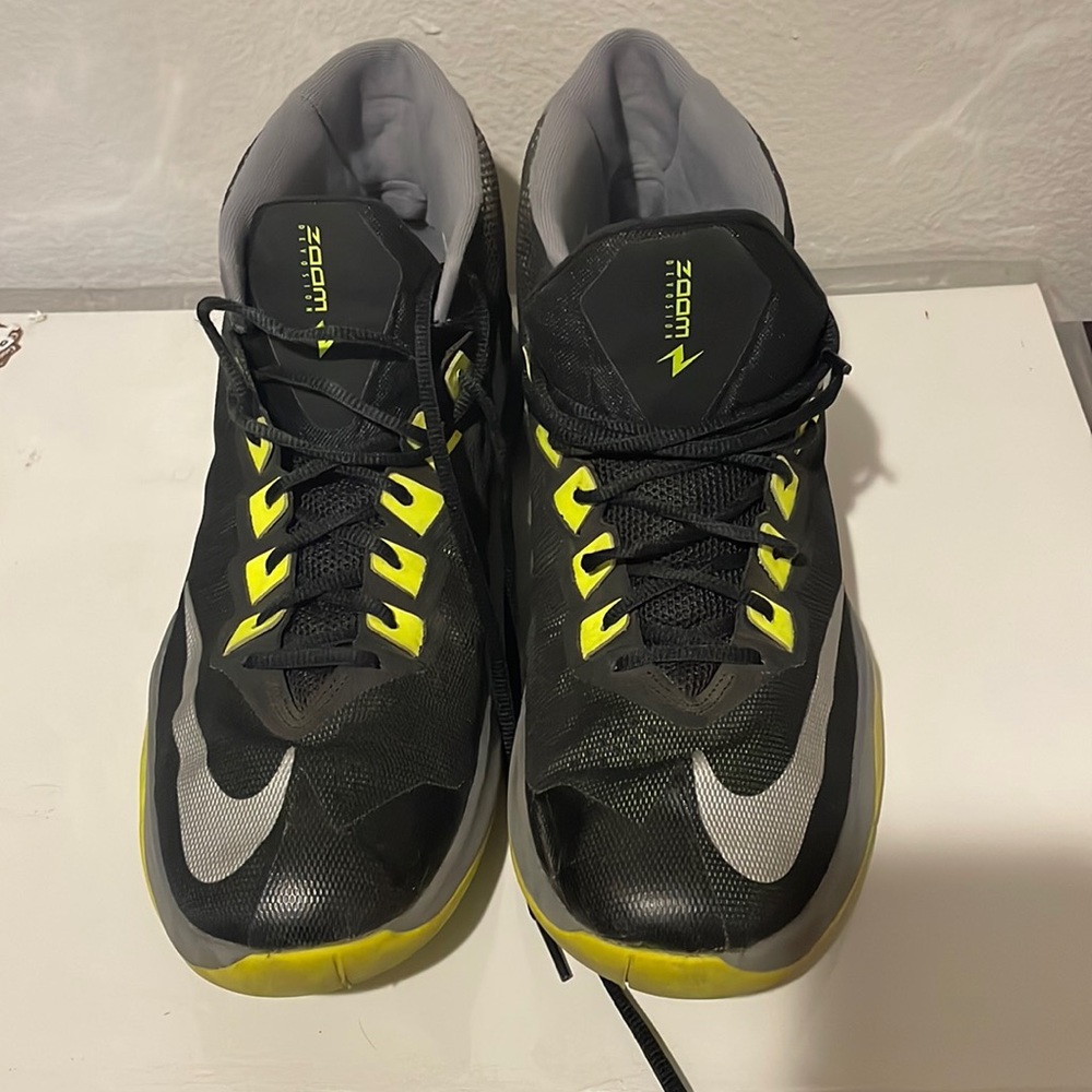 Nike zoom Devosion  size 12